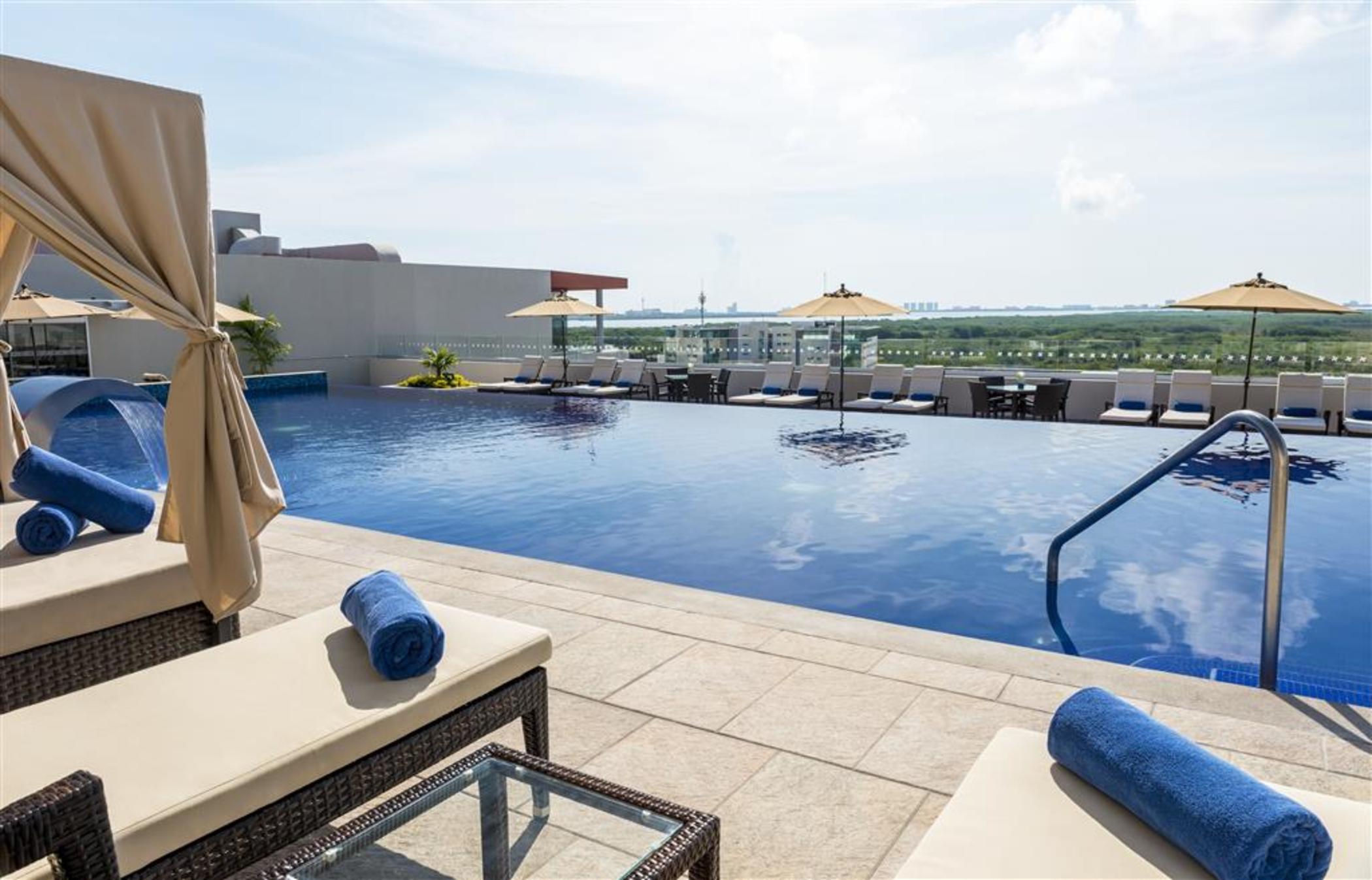 Four Points By Sheraton Cancun Centro Kültér fotó